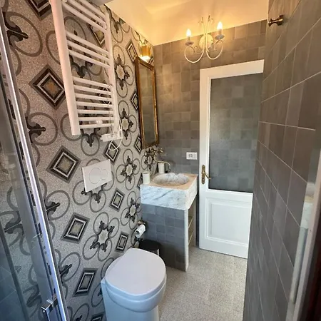 Favolosa Stanza Gialla Con Terrazzino Vista Mare Mottino23 Bed & Breakfast *
